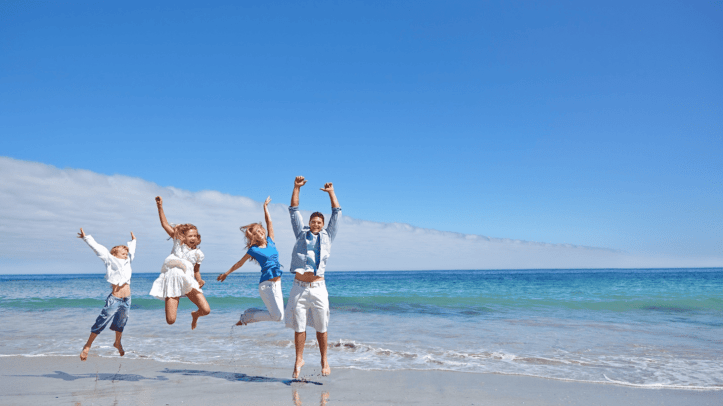 child sick abroad, traveling with children, family travel health, travel health tips for parents, child medical care abroad, pediatric care abroad, travel insurance, travel medical advice, family vacation safety, dehydration in children, medical help abroad, Air Doctor, travel health checklist, English, Japanese, translation